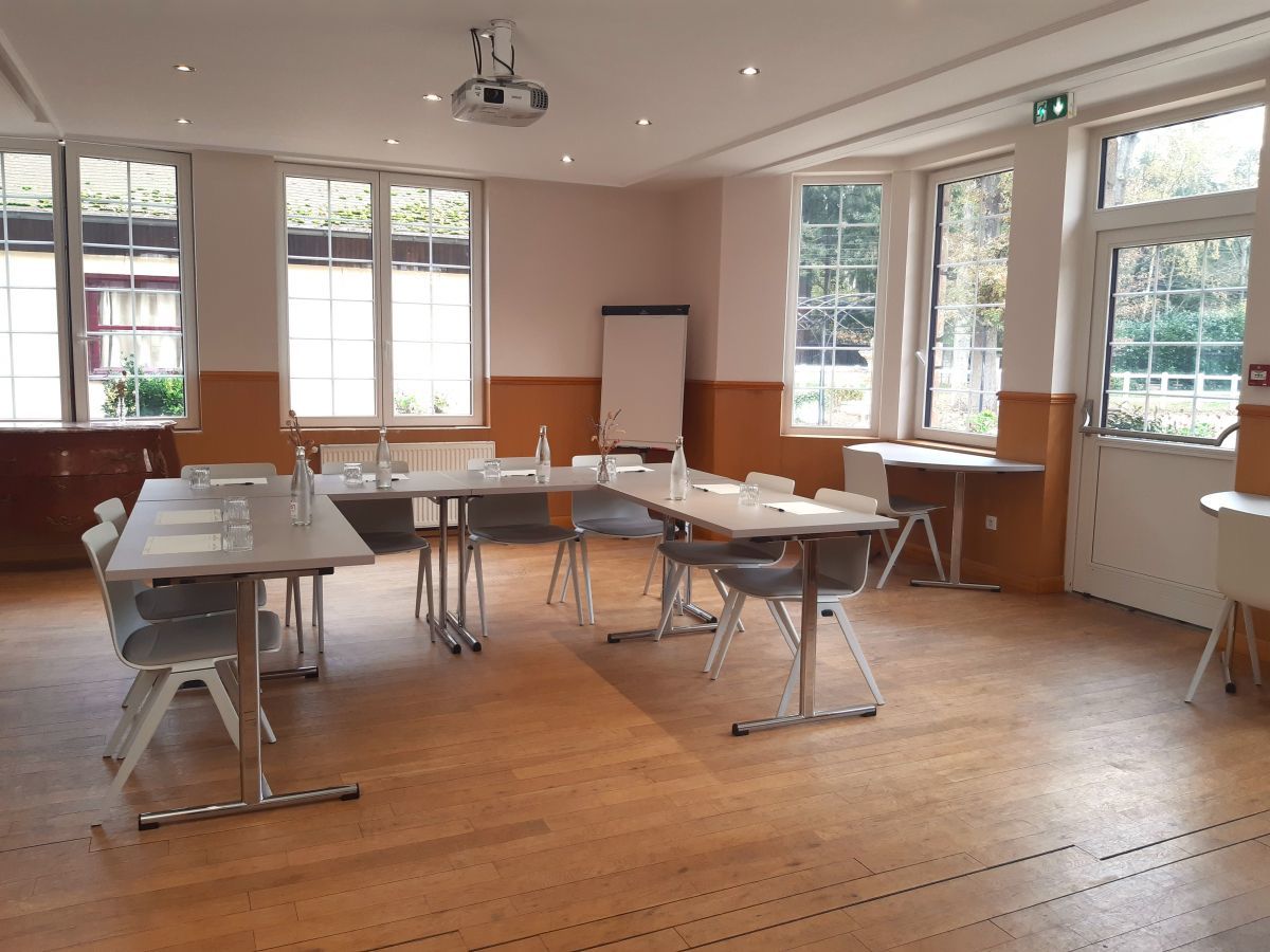 Hostellerie du Lys - h&ocirc;tel - restaurant - table - d&icirc;ner - repas - menu - entr&eacute;e - cocktail - bar - Lamorlaye - chantilly - paris - Senlis - a&eacute;roport Charles de gaulle - Gouvieux - Coye la for&ecirc;t - fourchette - gastronomique - v&eacute;g&eacute;tarien - d&eacute;licieuse - l&eacute;g&egrave;re - raffin&eacute;e - fran&ccedil;aise - cuisine - gastronomie fran&ccedil;aise - terrasse - chemin&eacute;e - design - d&eacute;co - bi&egrave;re - cave - vin - potager - petit-d&eacute;jeuner - viennoiseries - brunch - bucolique - campagne - calme - jardin