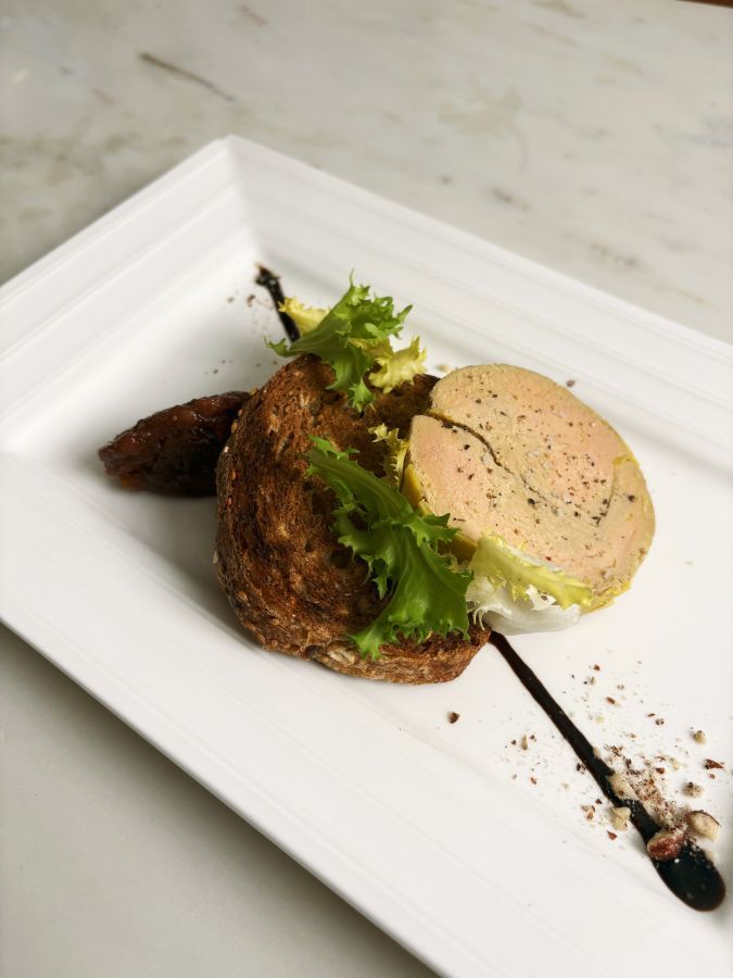 Hostellerie du Lys - h&ocirc;tel - restaurant - table - d&icirc;ner - repas - menu - entr&eacute;e - cocktail - bar - Lamorlaye - chantilly - paris - Senlis - a&eacute;roport Charles de gaulle - Gouvieux - Coye la for&ecirc;t - fourchette - gastronomique - v&eacute;g&eacute;tarien - d&eacute;licieuse - l&eacute;g&egrave;re - raffin&eacute;e - fran&ccedil;aise - cuisine - gastronomie fran&ccedil;aise - terrasse - chemin&eacute;e - design - d&eacute;co - bi&egrave;re - cave - vin - potager - petit-d&eacute;jeuner - viennoiseries - brunch - bucolique - campagne - calme - jardin